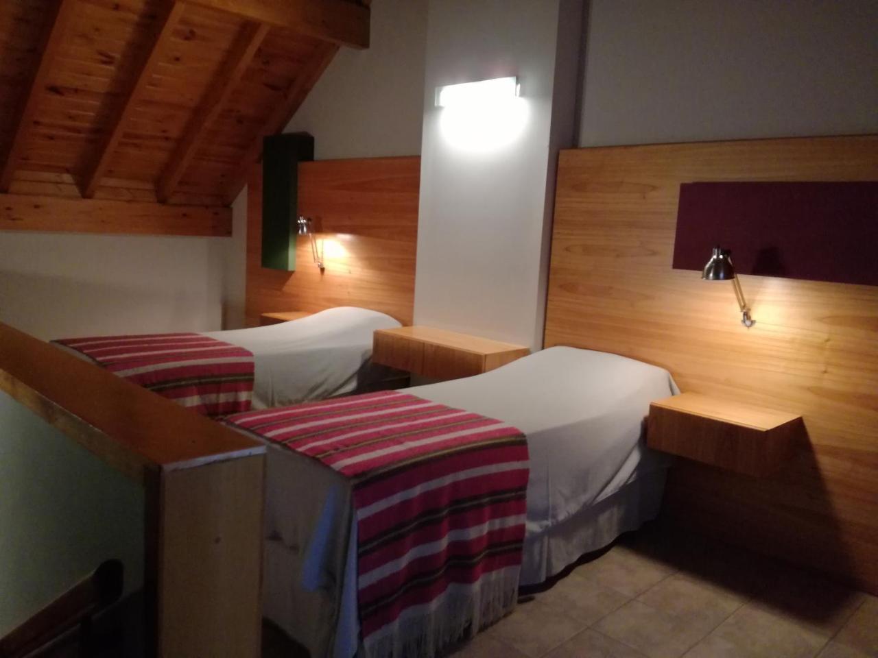 Hosteria Aca Al Sur Вілья-Ла-Ангостура Екстер'єр фото
