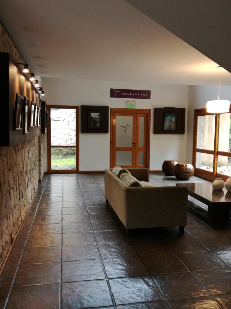 Hosteria Aca Al Sur Вілья-Ла-Ангостура Екстер'єр фото
