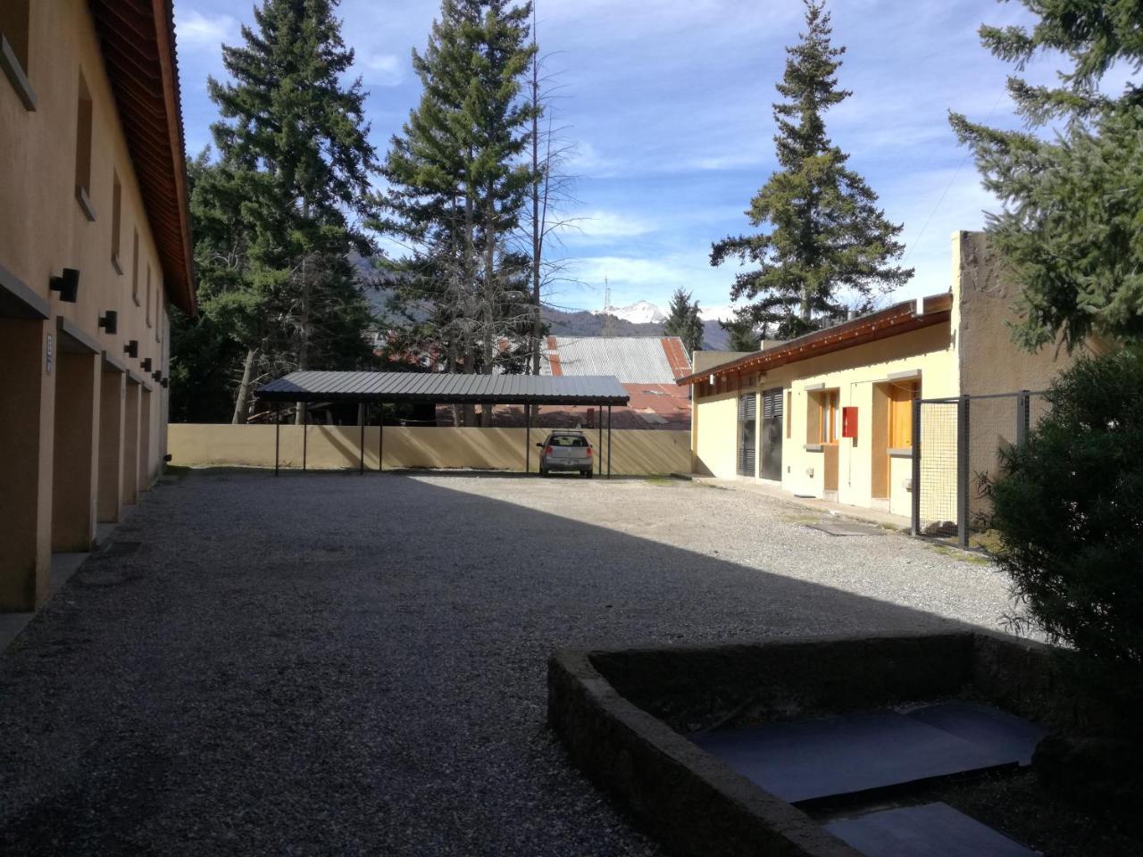 Hosteria Aca Al Sur Вілья-Ла-Ангостура Екстер'єр фото